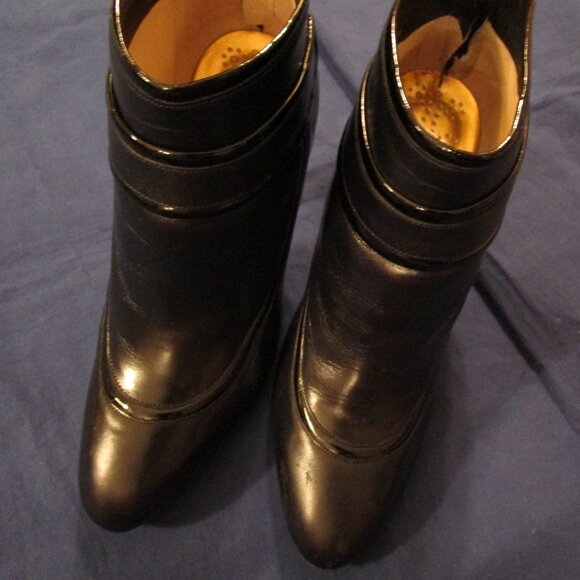 COLE HAAN WOMAN'S BLACK ANKLE BOOTS-SIZE 8.5 - Picture 10 of 15